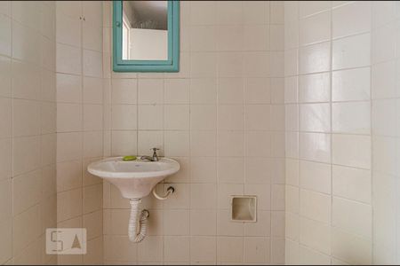 Apartamento para alugar com 60m², 2 quartos e sem vagaBanheiro