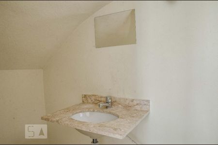 Lavabo de casa de condomínio para alugar com 2 quartos, 70m² em Jardim Peri, São Paulo