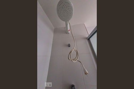 Banheiro de kitnet/studio para alugar com 1 quarto, 20m² em República, São Paulo