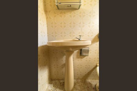 Apartamento para alugar com 43m², 2 quartos e 1 vagaDetalhe do Banheiro