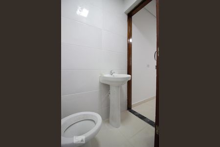 Banheiro de apartamento para alugar com 1 quarto, 35m² em Vila Carbone, São Paulo