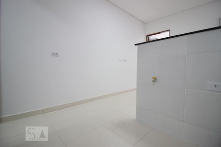 Cozinha de apartamento para alugar com 1 quarto, 35m² em Vila Carbone, São Paulo