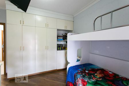 Casa à venda com 340m², 4 quartos e 6 vagasSuíte 2