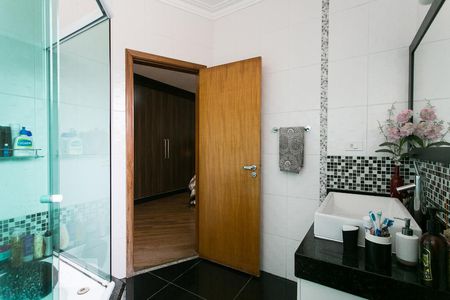 Casa à venda com 340m², 4 quartos e 6 vagasBanheiro da Suíte 1