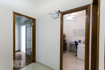 Casa à venda com 340m², 4 quartos e 6 vagasCorredor