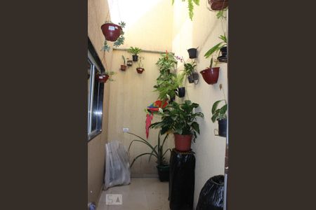 Casa de condomínio à venda com 130m², 3 quartos e 1 vagaÁrea de Serviço