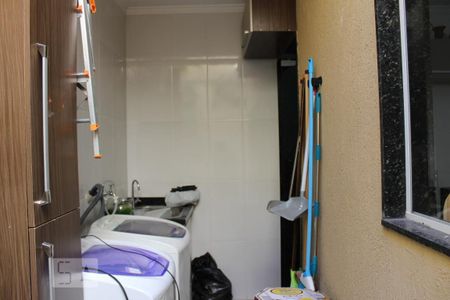 Casa de condomínio à venda com 130m², 3 quartos e 1 vagaÁrea de Serviço