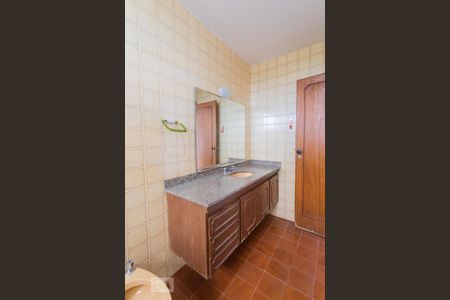 Casa à venda com 750m², 4 quartos e 10 vagasBanheiro da Suíte 2