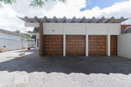 Casa à venda com 750m², 4 quartos e 10 vagasFachada