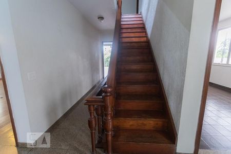 Casa à venda com 750m², 4 quartos e 10 vagasEscada