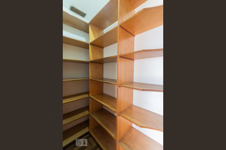 Casa à venda com 750m², 4 quartos e 10 vagasSapateira no Corredor