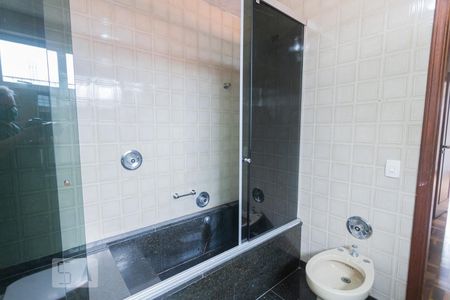 Casa à venda com 750m², 4 quartos e 10 vagasBanheiro da Suíte 1