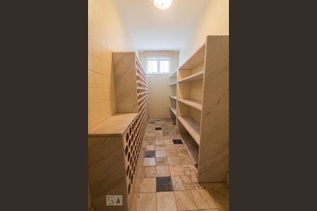 Casa à venda com 750m², 4 quartos e 10 vagasAdega