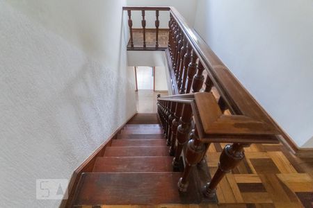 Casa à venda com 750m², 4 quartos e 10 vagasEscada