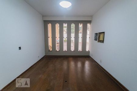 Casa à venda com 750m², 4 quartos e 10 vagasEscritório