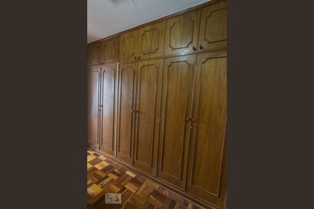 Casa à venda com 750m², 4 quartos e 10 vagasQuarto 1 - Closet