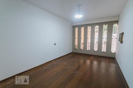 Casa à venda com 750m², 4 quartos e 10 vagasEscritório