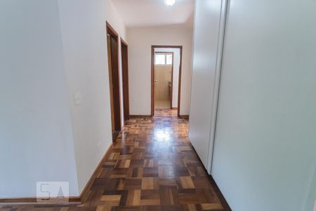 Casa à venda com 750m², 4 quartos e 10 vagasCorredor