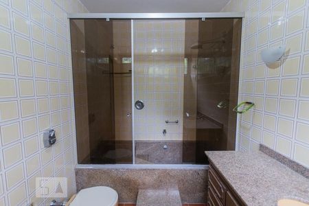 Casa à venda com 750m², 4 quartos e 10 vagasBanheiro da Suíte 3