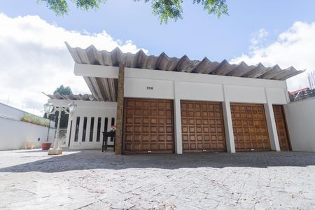 Casa à venda com 750m², 4 quartos e 10 vagasFachada