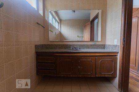 Casa à venda com 750m², 4 quartos e 10 vagasBanheiro da Suíte 4