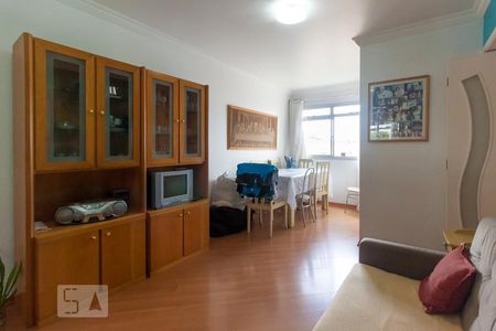 Apartamento para alugar com 70m², 2 quartos e 1 vagaSala