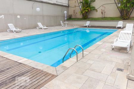 Apartamento para alugar com 70m², 2 quartos e 1 vagaÁrea comum - Piscina