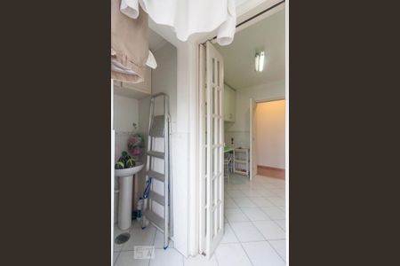 Apartamento para alugar com 70m², 2 quartos e 1 vagaÁrea de Serviço