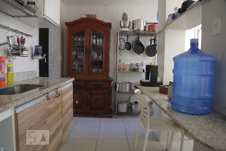 Apartamento à venda com 303m², 5 quartos e sem vagaCozinha
