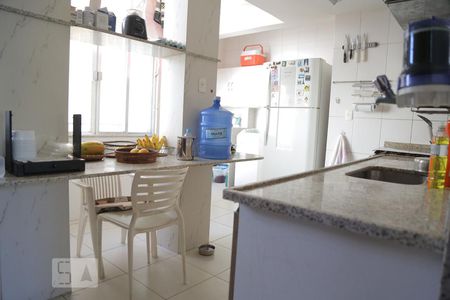 Apartamento à venda com 303m², 5 quartos e sem vagaCozinha