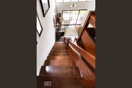 Escada de casa à venda com 4 quartos, 450m² em Vila Madalena, São Paulo