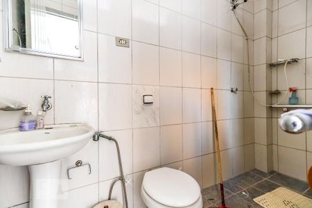Casa para alugar com 250m², 2 quartos e 3 vagas Casa para alugar com 250m², 2 quartos e 3 vagasBanheiro de Serviço