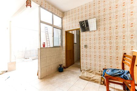 Casa para alugar com 250m², 2 quartos e 3 vagas Casa para alugar com 250m², 2 quartos e 3 vagasÁrea de Serviço 2