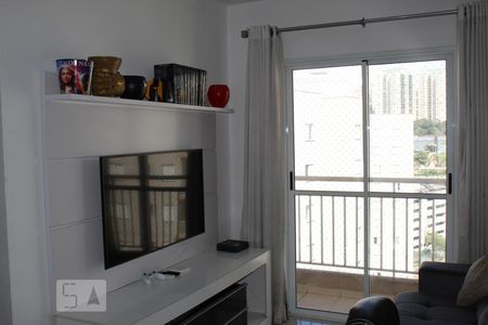 Sala  de apartamento à venda com 2 quartos, 61m² em Jardim Tupanci, Barueri
