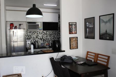 Sala de jantar de apartamento à venda com 2 quartos, 61m² em Jardim Tupanci, Barueri
