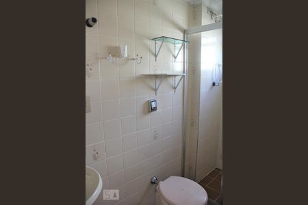 Banheiro de apartamento à venda com 1 quarto, 50m² em Parque Imperial, São Paulo