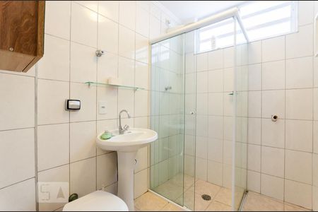 Banheiro de apartamento para alugar com 1 quarto, 50m² em Boqueirão, Santos