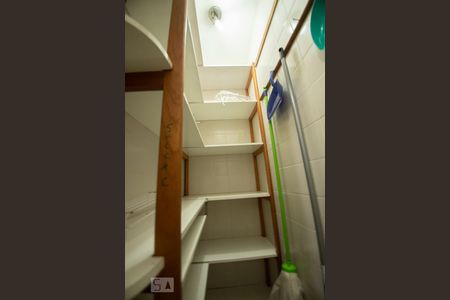 Apartamento para alugar com 68m², 2 quartos e 1 vagadespensa