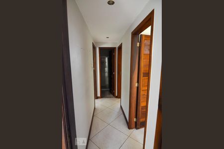 Corredor de apartamento à venda com 3 quartos, 100m² em Laranjeiras, Rio de Janeiro
