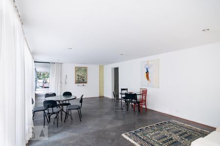 Apartamento para alugar com 110m², 4 quartos e 1 vaga Apartamento para alugar com 110m², 4 quartos e 1 vagaSala de Festas