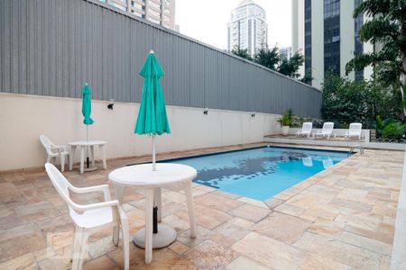 Apartamento para alugar com 110m², 4 quartos e 1 vaga Apartamento para alugar com 110m², 4 quartos e 1 vagaPiscina