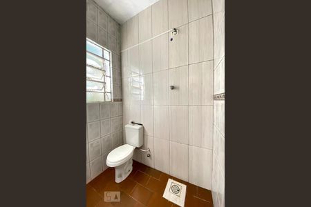 Casa à venda com 250m², 5 quartos e 3 vagas Casa à venda com 250m², 5 quartos e 3 vagasBanheiro