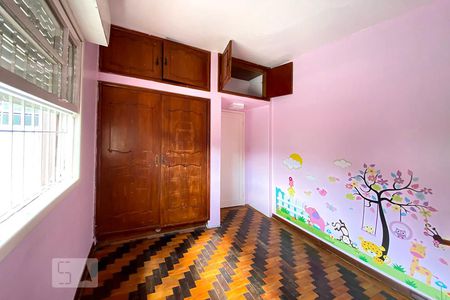 Casa à venda com 250m², 5 quartos e 3 vagas Casa à venda com 250m², 5 quartos e 3 vagasQuarto 4