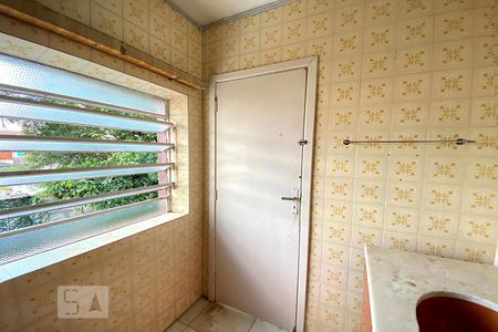 Casa à venda com 250m², 5 quartos e 3 vagas Casa à venda com 250m², 5 quartos e 3 vagasBanheiro 2