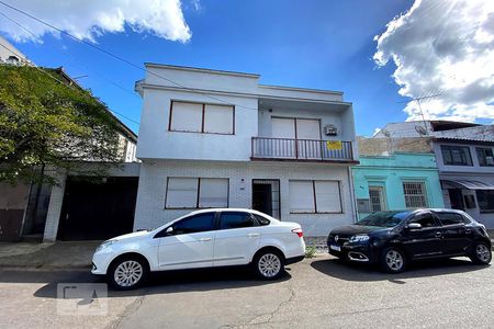 Casa à venda com 250m², 5 quartos e 3 vagas Casa à venda com 250m², 5 quartos e 3 vagasFachada do Prédio