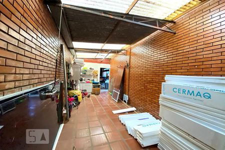 Casa à venda com 250m², 5 quartos e 3 vagas Casa à venda com 250m², 5 quartos e 3 vagasGaragem