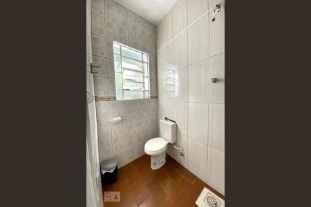 Casa à venda com 250m², 5 quartos e 3 vagas Casa à venda com 250m², 5 quartos e 3 vagasBanheiro