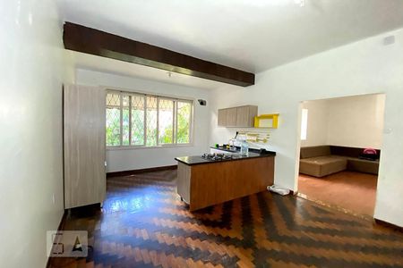 Casa à venda com 250m², 5 quartos e 3 vagas Casa à venda com 250m², 5 quartos e 3 vagasCozinha