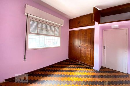 Casa à venda com 250m², 5 quartos e 3 vagas Casa à venda com 250m², 5 quartos e 3 vagasQuarto 4