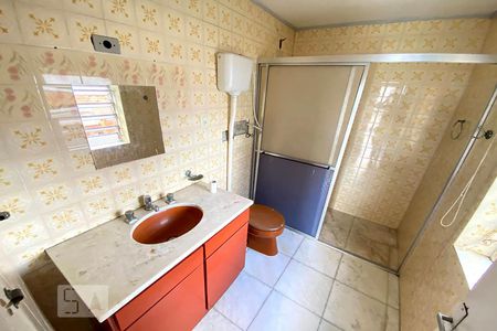 Casa à venda com 250m², 5 quartos e 3 vagas Casa à venda com 250m², 5 quartos e 3 vagasBanheiro 2